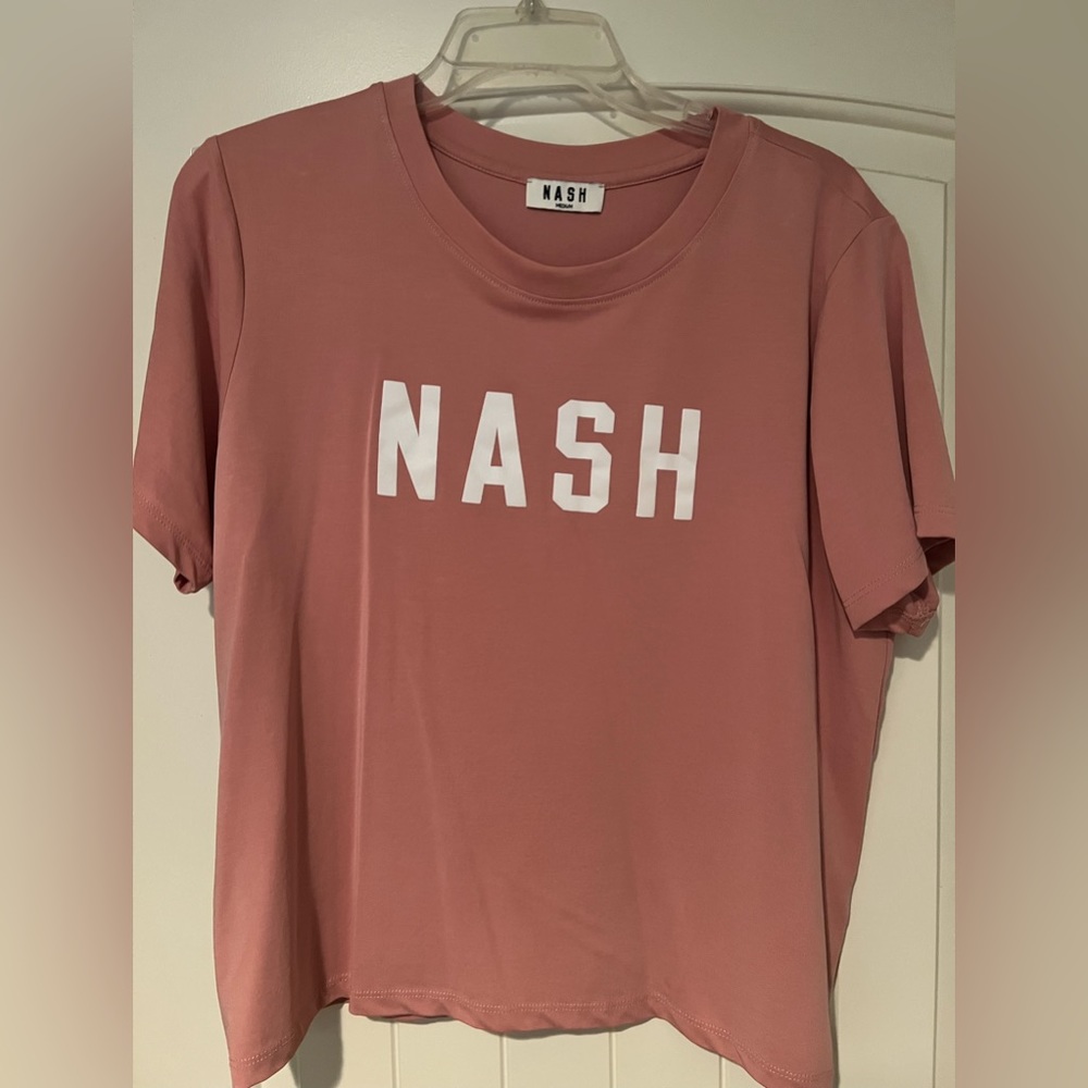 Never worn coral colored Nash shirt M